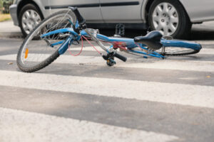 Los ciclistas son vulnerables a lesiones graves y catastróficas en los accidentes de tráfico