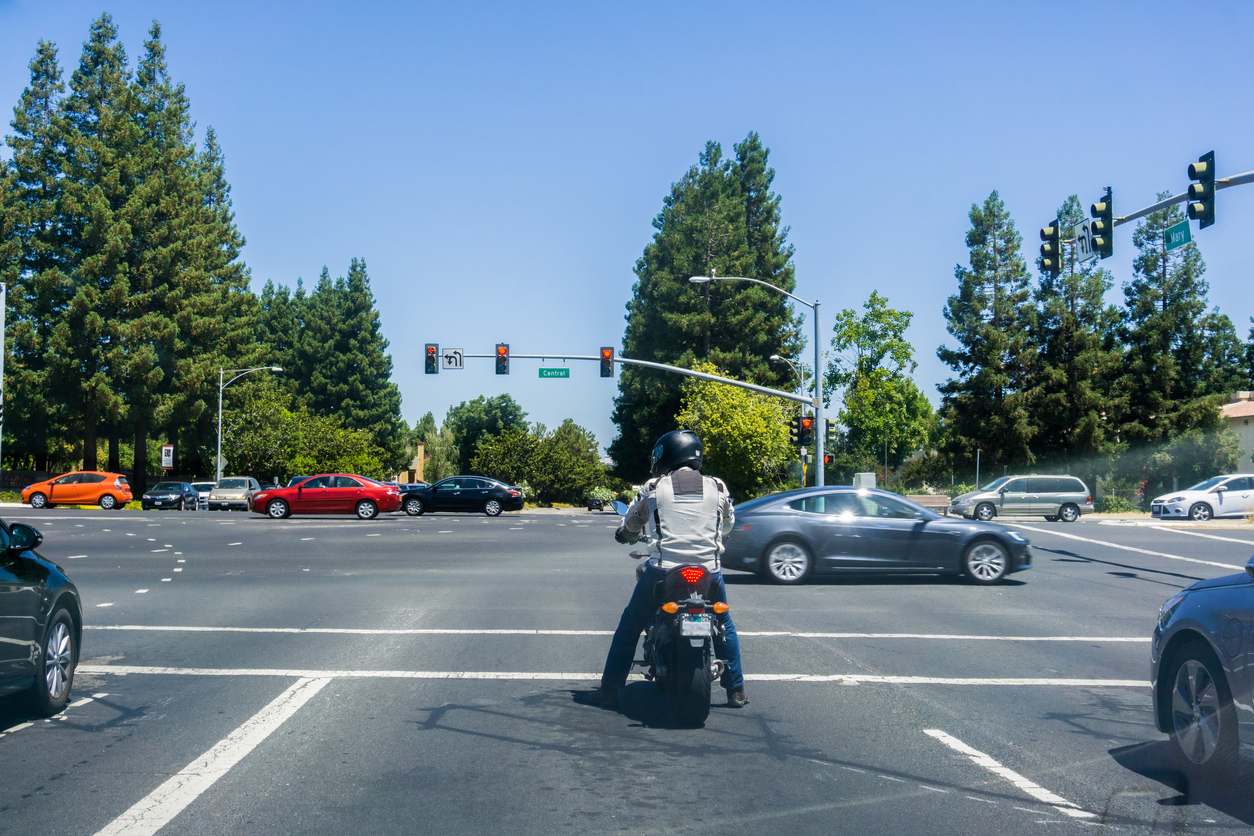 What to Do at an Intersection With Flashing Lights